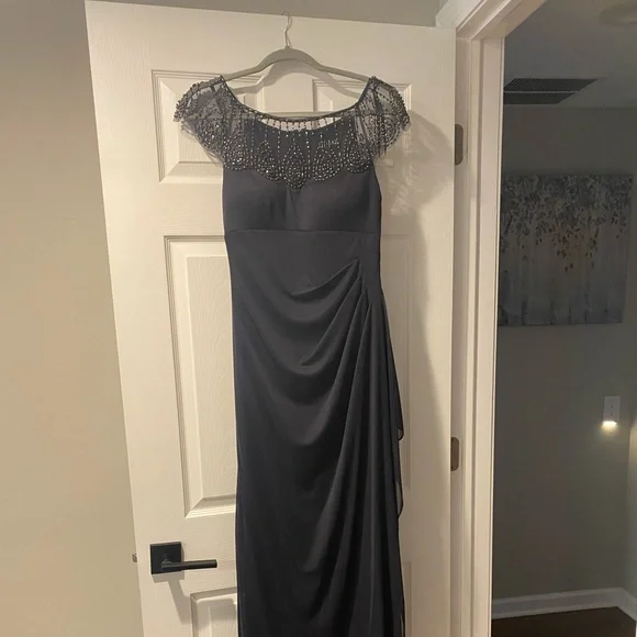 green emerald velvet dress Amazon.com: Ever-Pretty Plus Women's V Neck 3/4 Sleeves A Line Chiffon  Pleated Plus Size Evening Gowns Floor Length Formal Dresses Black US14 :  Clothing, Shoes & Jewelry